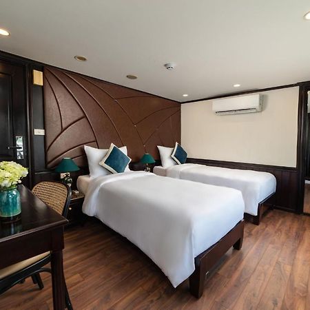 Hotel Santa Maria Cruise Halong Hạ Long Exterior foto